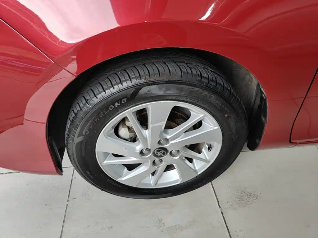 Toyota Yaris L 2017 — фото 23