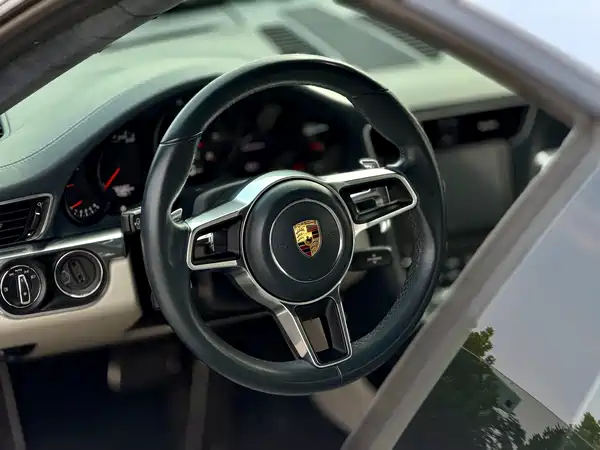 Porsche 911 2016