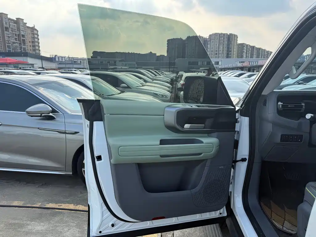 BAIC BJ40 Extended Range 2025 — фото 10