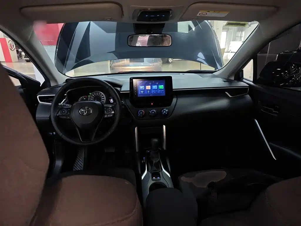 Toyota Corolla Cross 2022 — фото 10