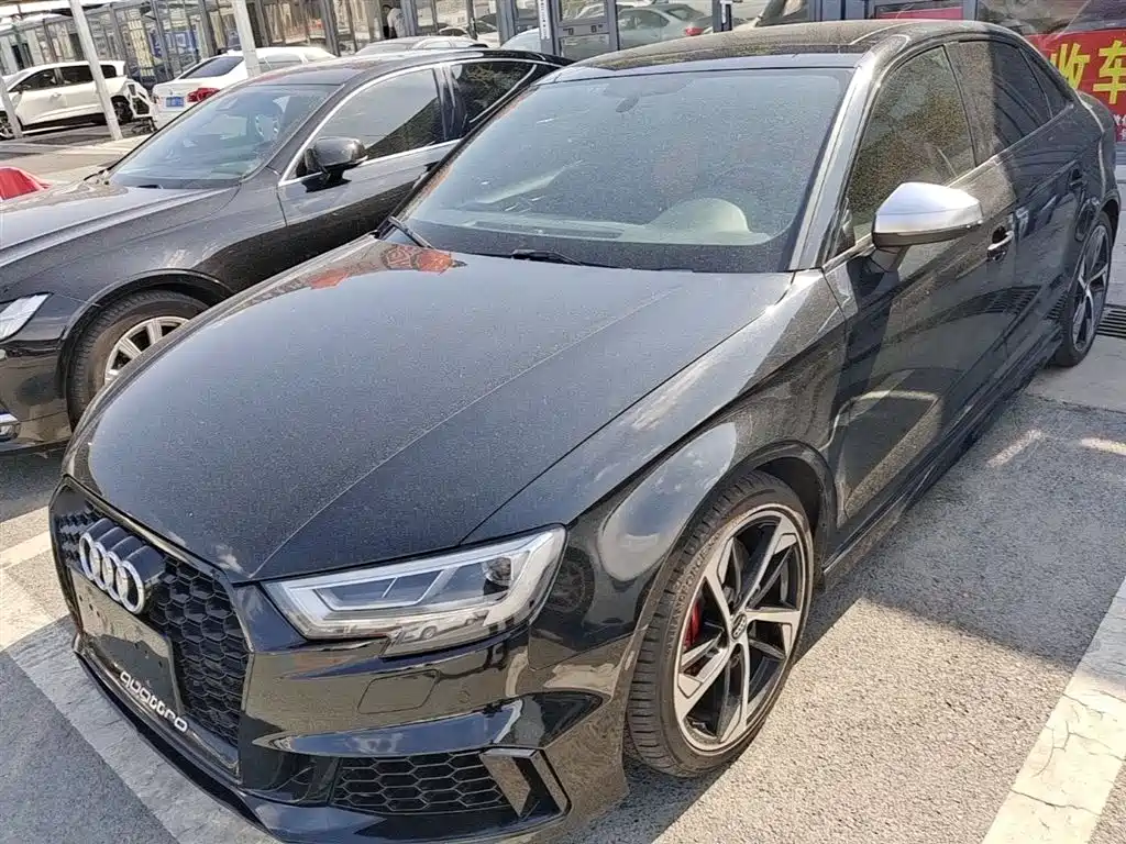 Audi S3 2019 — фото 1