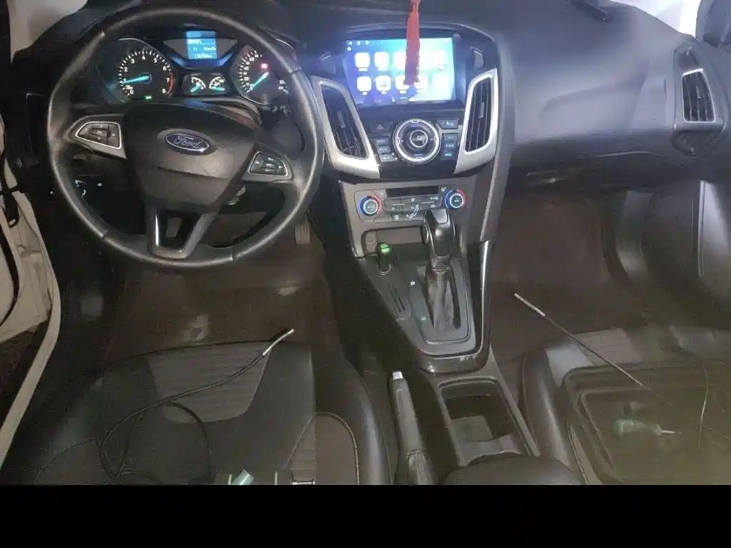 Ford Focus 2016 — фото 14