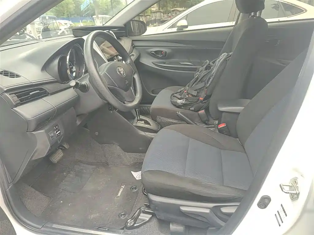 Toyota Yaris L 2019 — фото 15