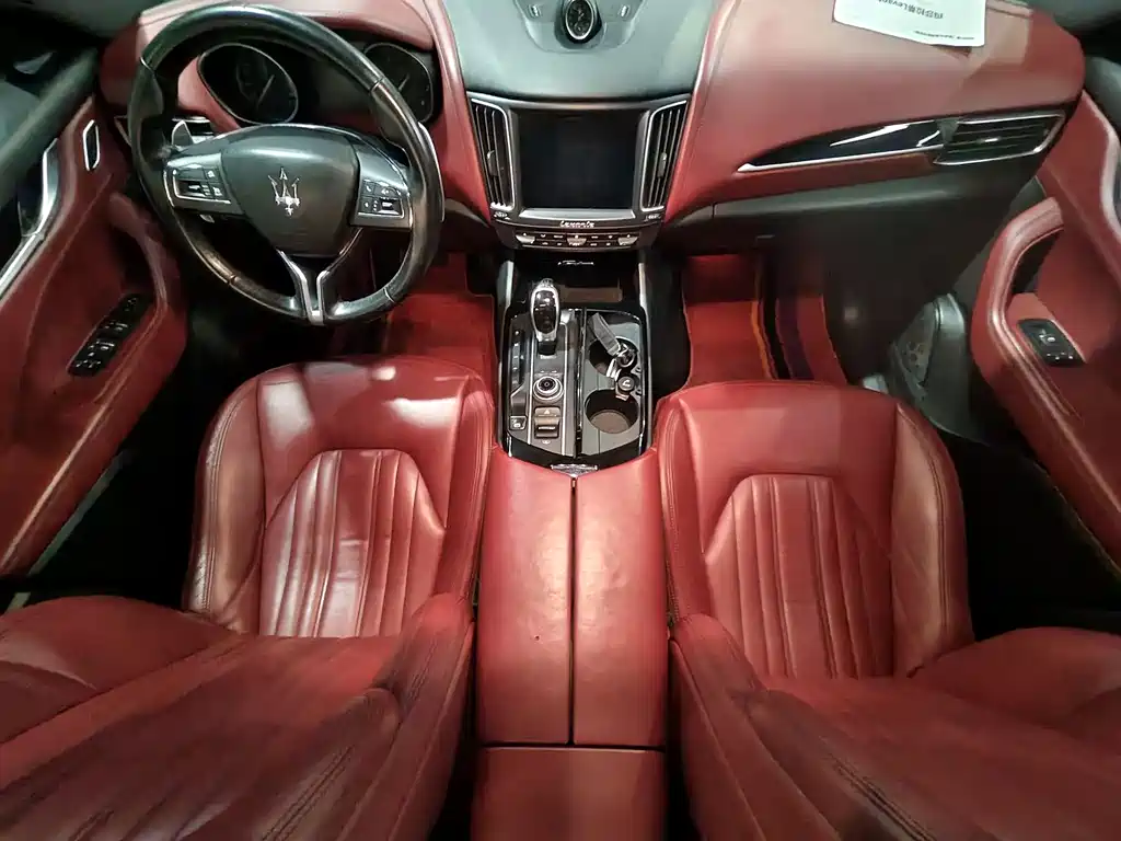 Maserati Levante 2017 — фото 14