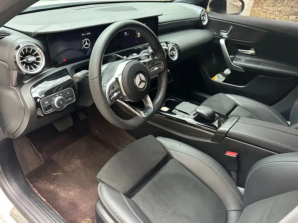 Mercedes-Benz A-Class 2023 — фото 12