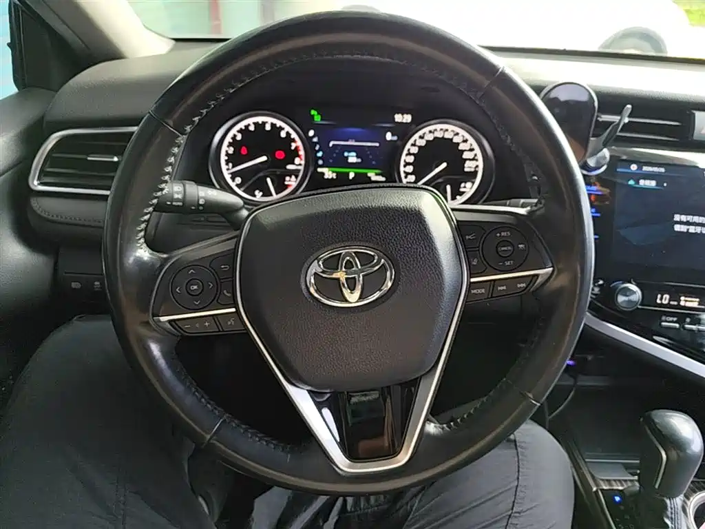 Toyota Camry 2020 — фото 11