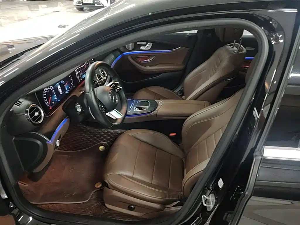 Mercedes-Benz E-Class 2021 — фото 15