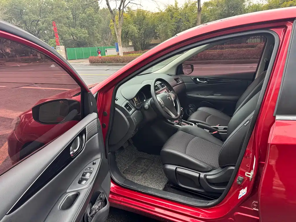 Nissan Tiida 2018 — фото 9