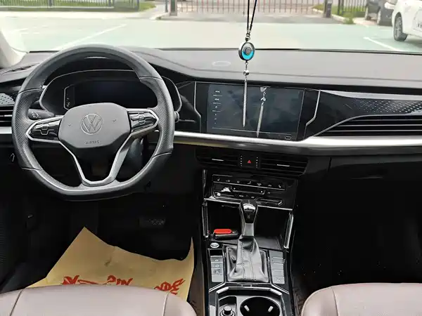 Volkswagen Passat 2023