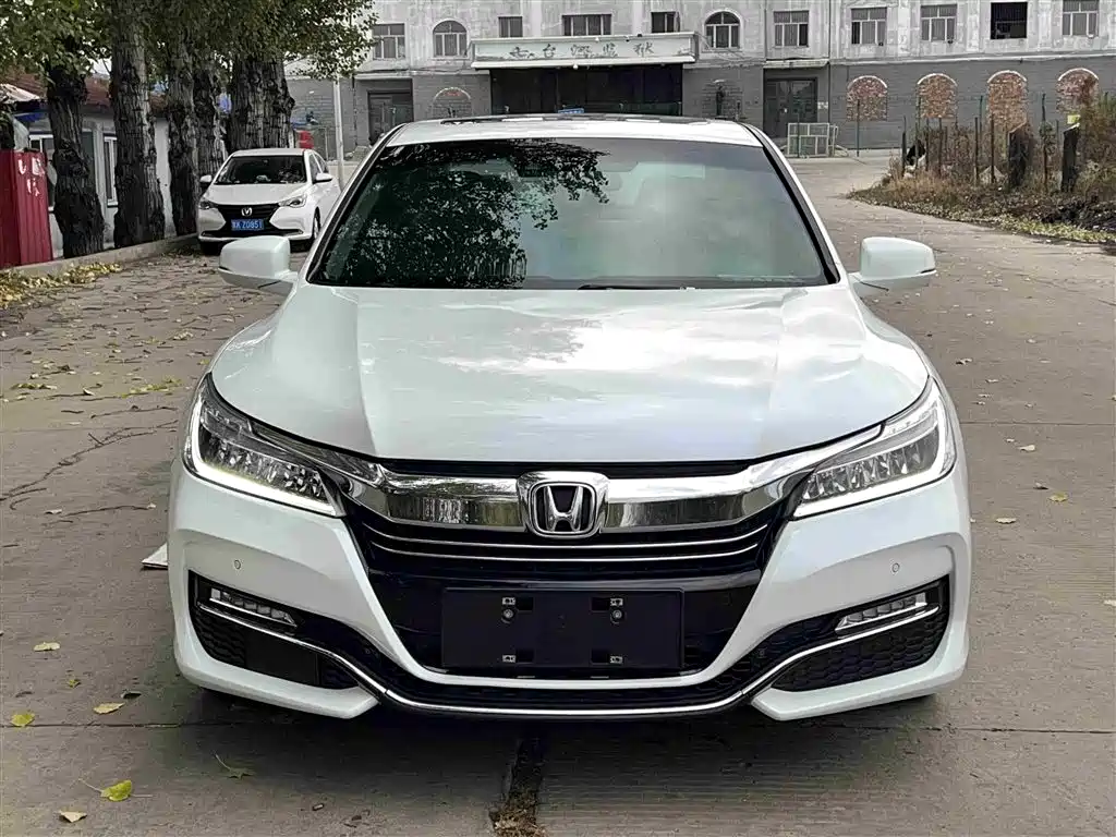 Honda Accord 2016 — фото 1