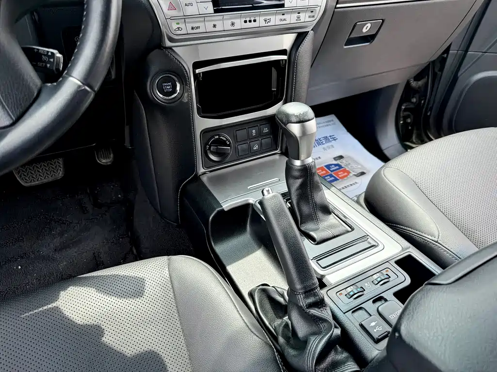 Toyota Prado 2019 — фото 16
