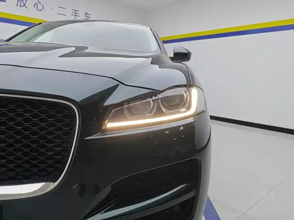 Jaguar F-PACE 2017