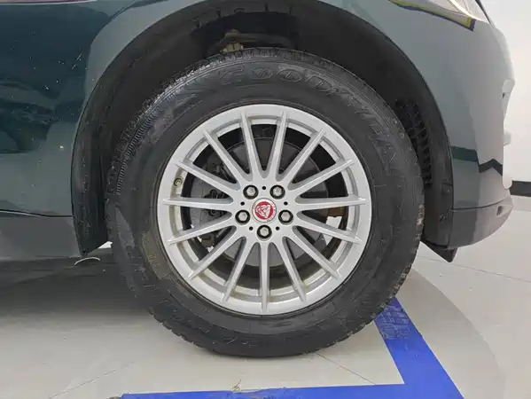 Jaguar F-PACE 2017
