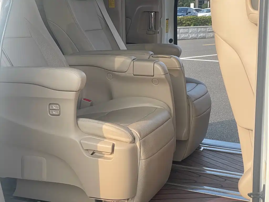 Toyota Alphard 2013 — фото 11