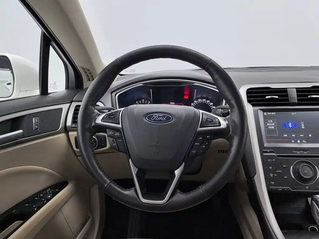 Ford Mondeo 2014 — фото 11