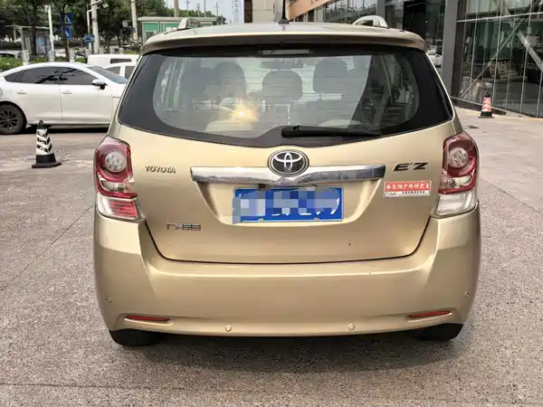 Toyota Yizhi 2012