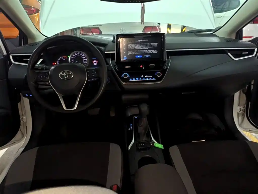 Toyota Corolla 2023 — фото 10