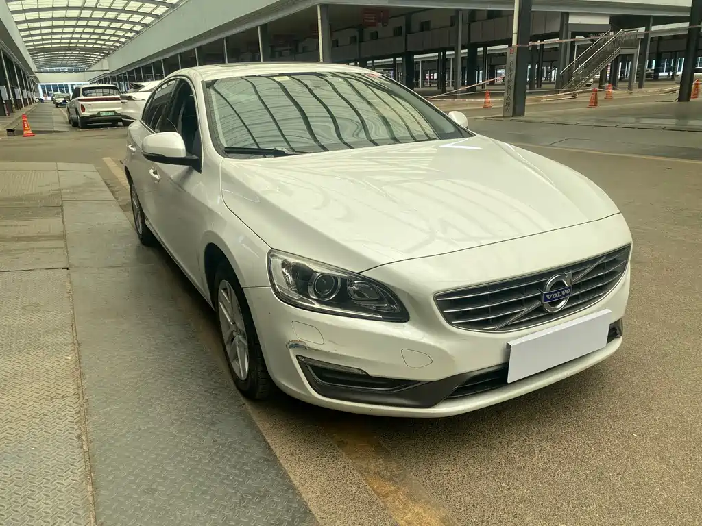 Volvo S60 2016 — фото 3