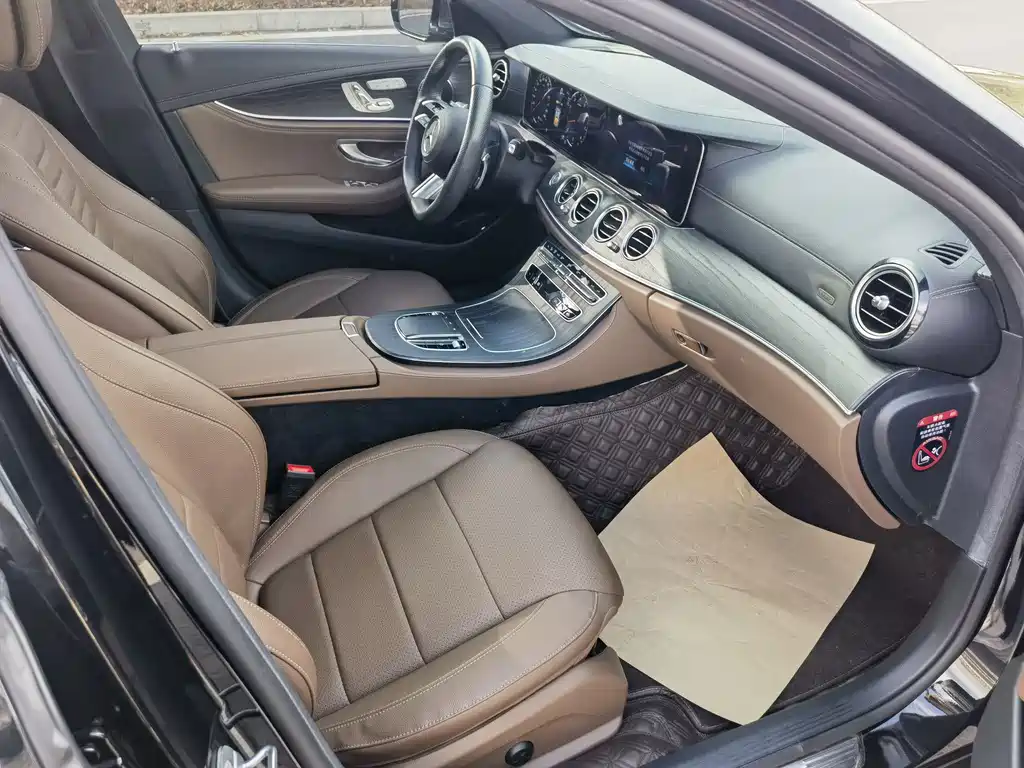 Mercedes-Benz E-Class 2023 — фото 8