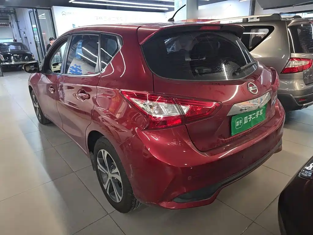 Nissan Tiida 2017 — фото 5