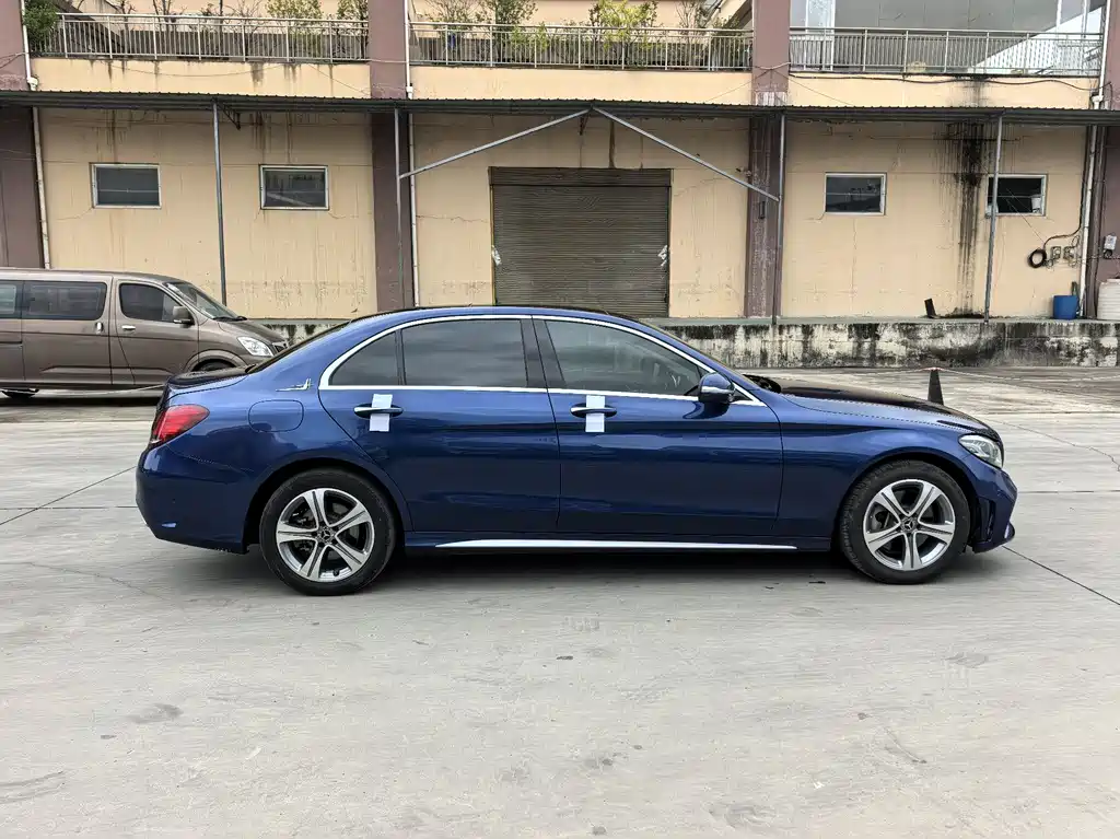 Mercedes-Benz C-Class 2019 — фото 6