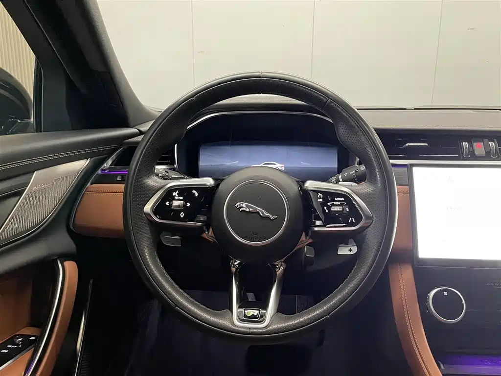 Jaguar XFL 2024 — фото 13