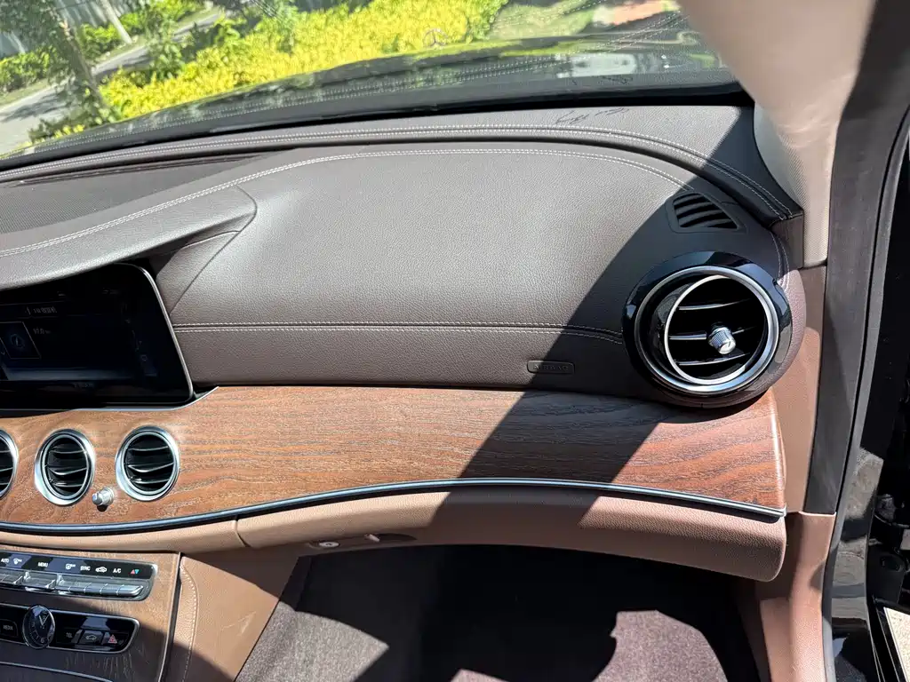 Mercedes-Benz E-Class 2020 — фото 43