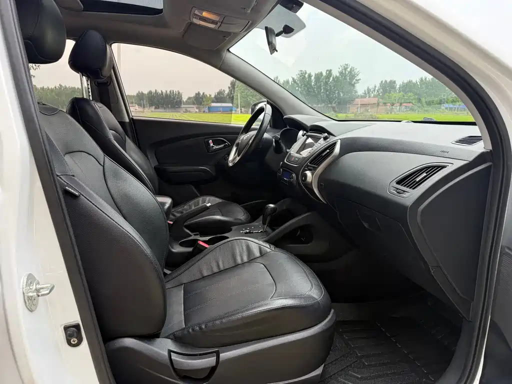 Hyundai ix35 2015 — фото 12