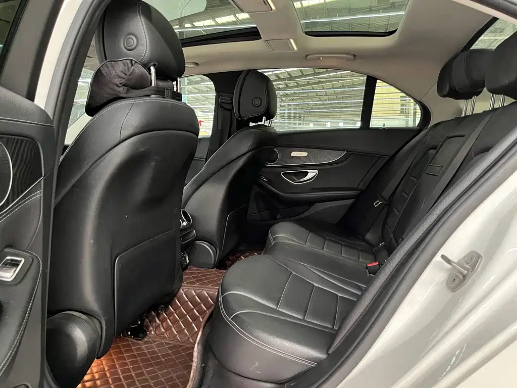 Mercedes-Benz C-Class 2019 — фото 12