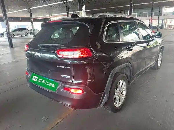 Jeep Cherokee 2016