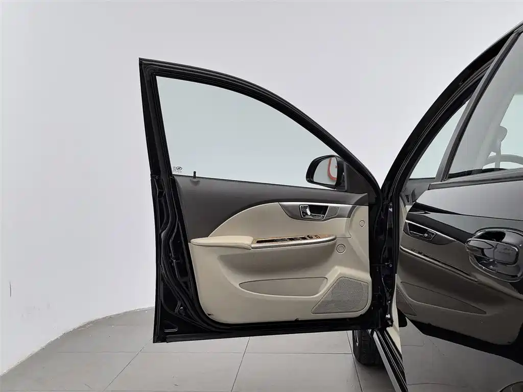 Buick Excelle 2015 — фото 8