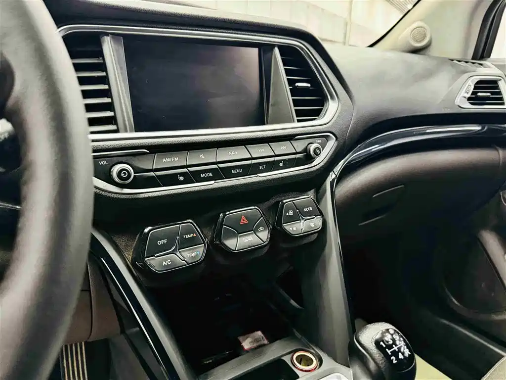 GAC Motor Trumpchi GS4 2016 — фото 14