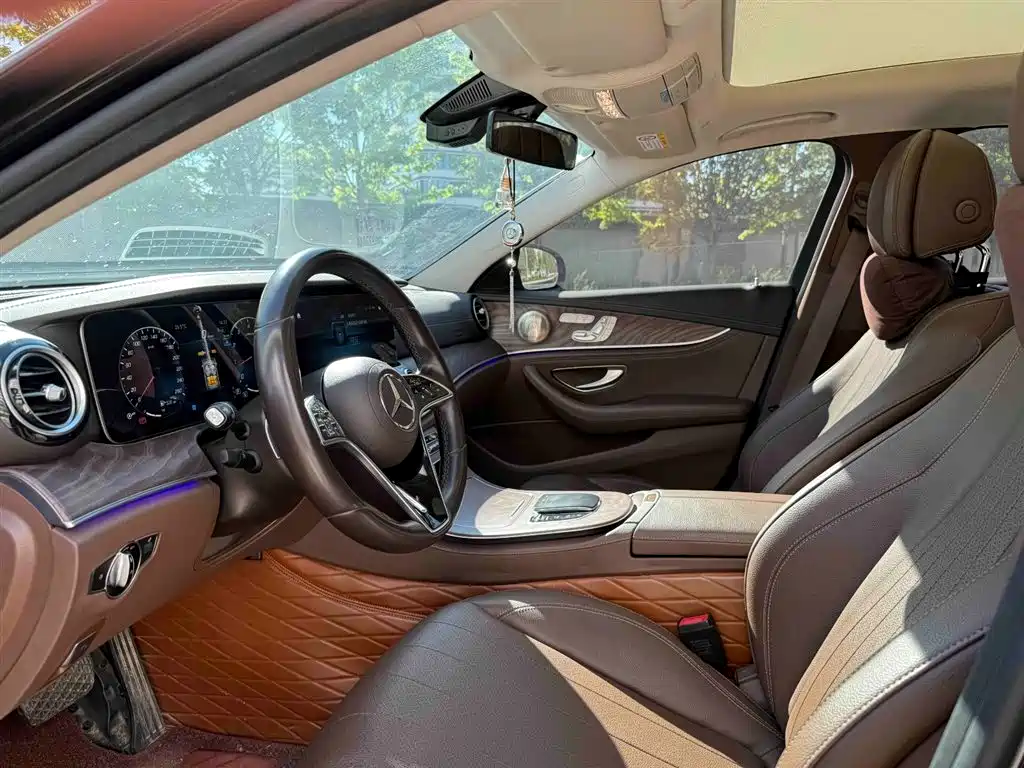 Mercedes-Benz E-Class 2023 — фото 2