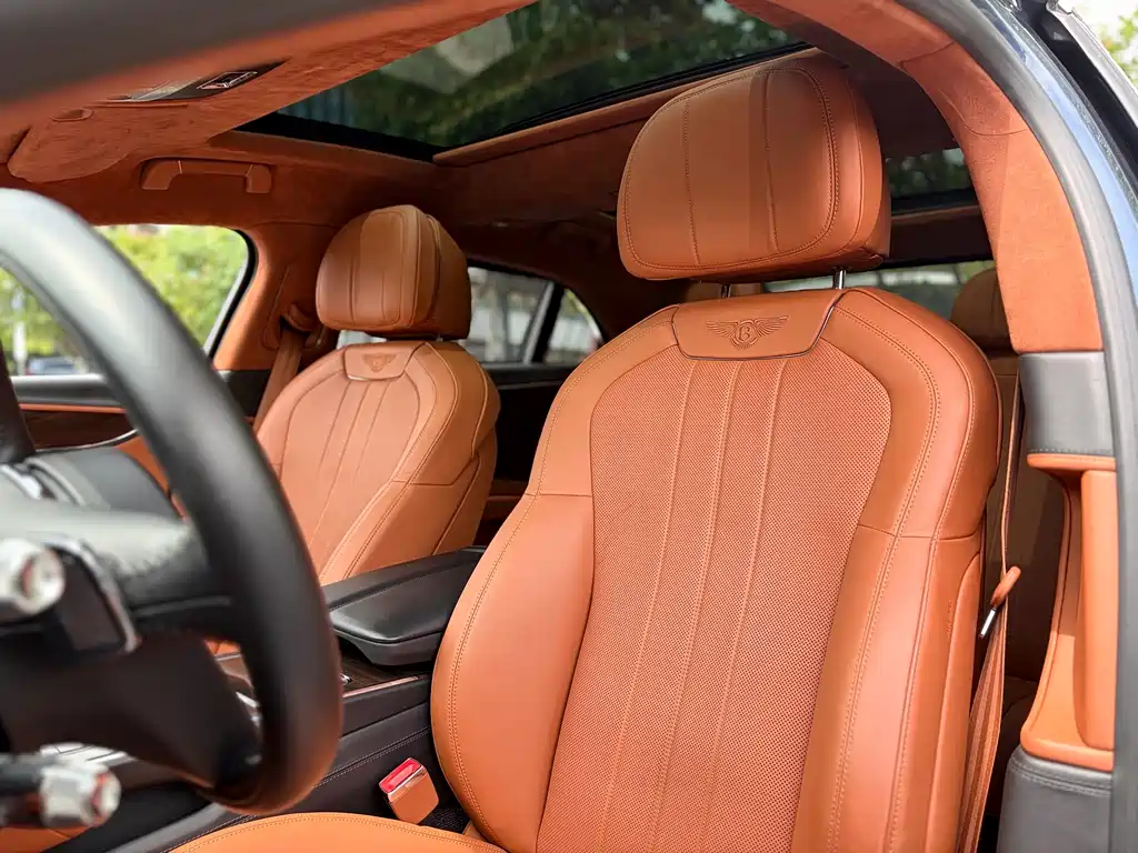 Bentley Flying Spur 2021 — фото 10