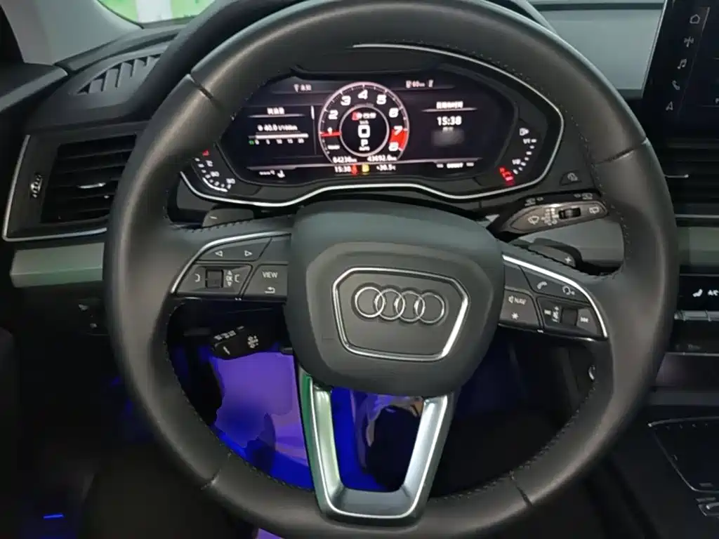 Audi Q5L 2021 — фото 11