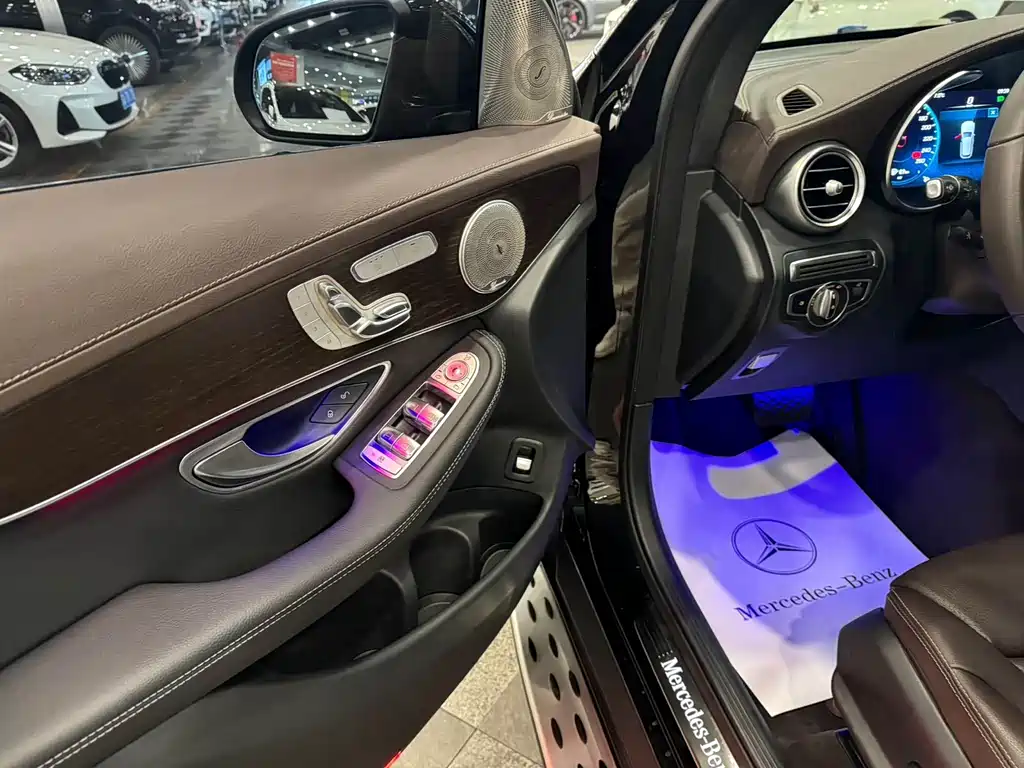 Mercedes-Benz GLC 2019 — фото 18