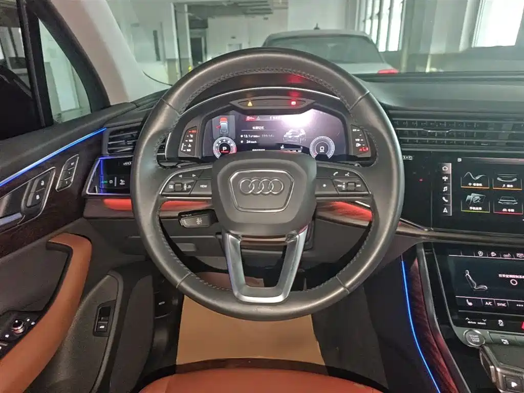 Audi Q7 2020 — фото 17