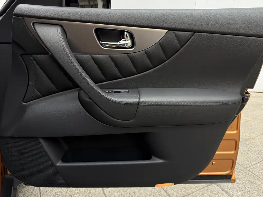 Infiniti FX 2011 — фото 36
