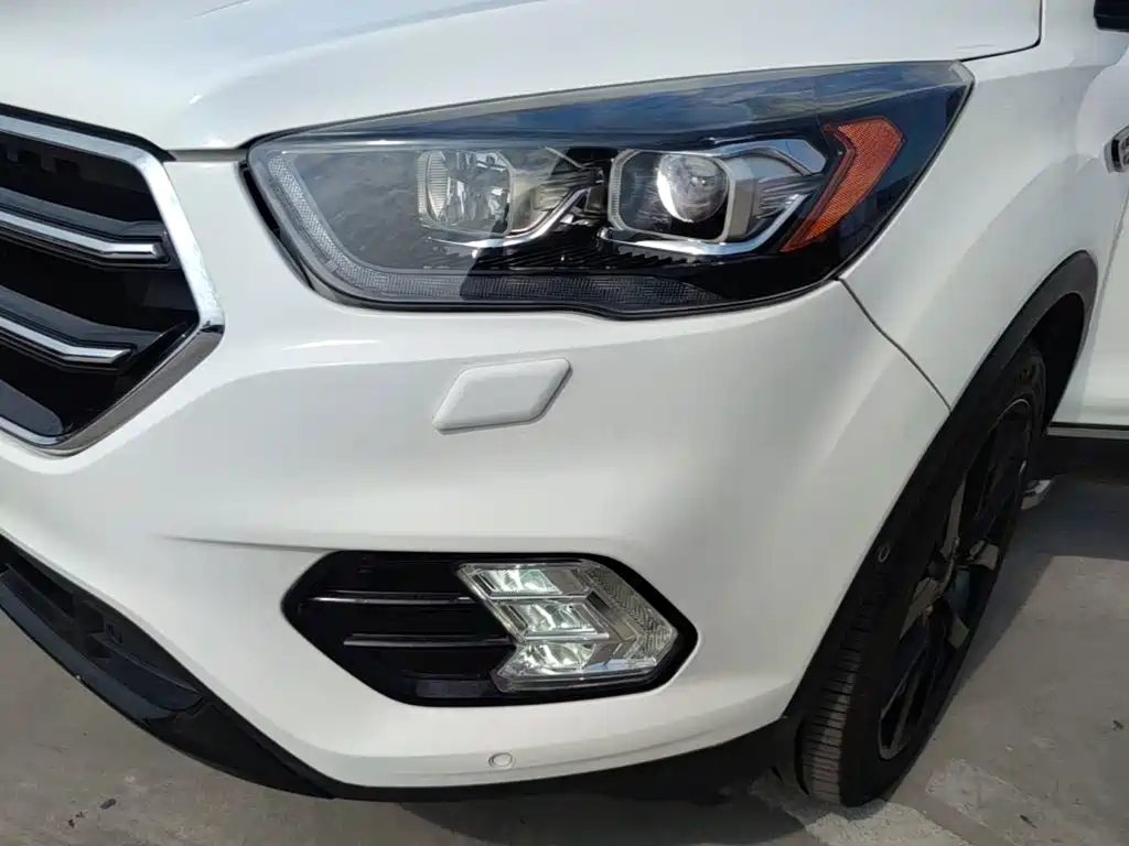 Ford Kuga 2017 — фото 24