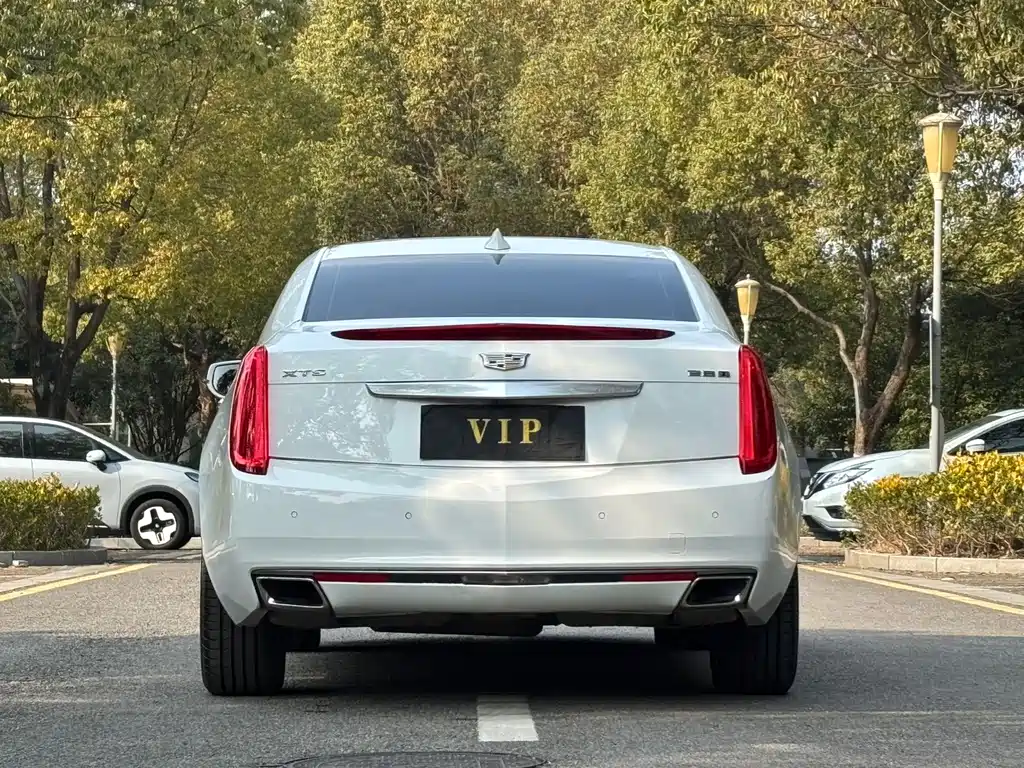 Cadillac XTS 2017 — фото 5