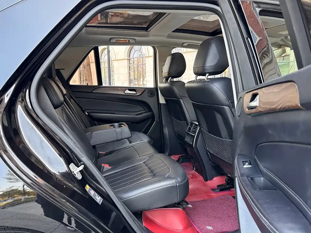 Mercedes-Benz GLE 2017 — фото 14