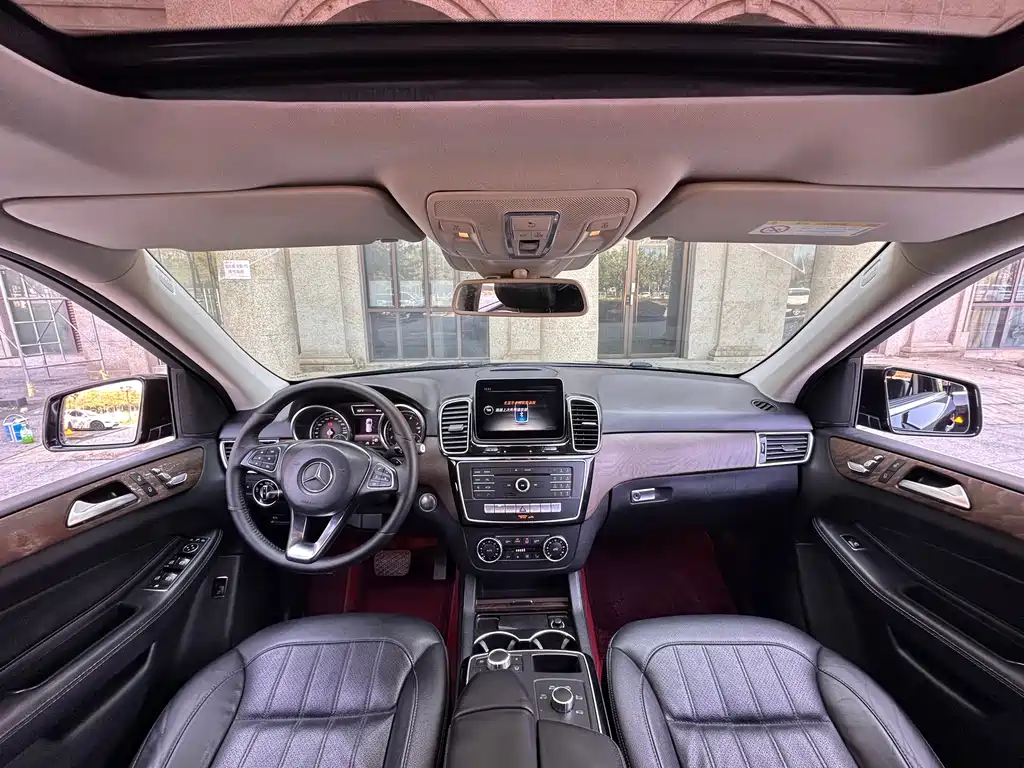 Mercedes-Benz GLE 2017 — фото 18