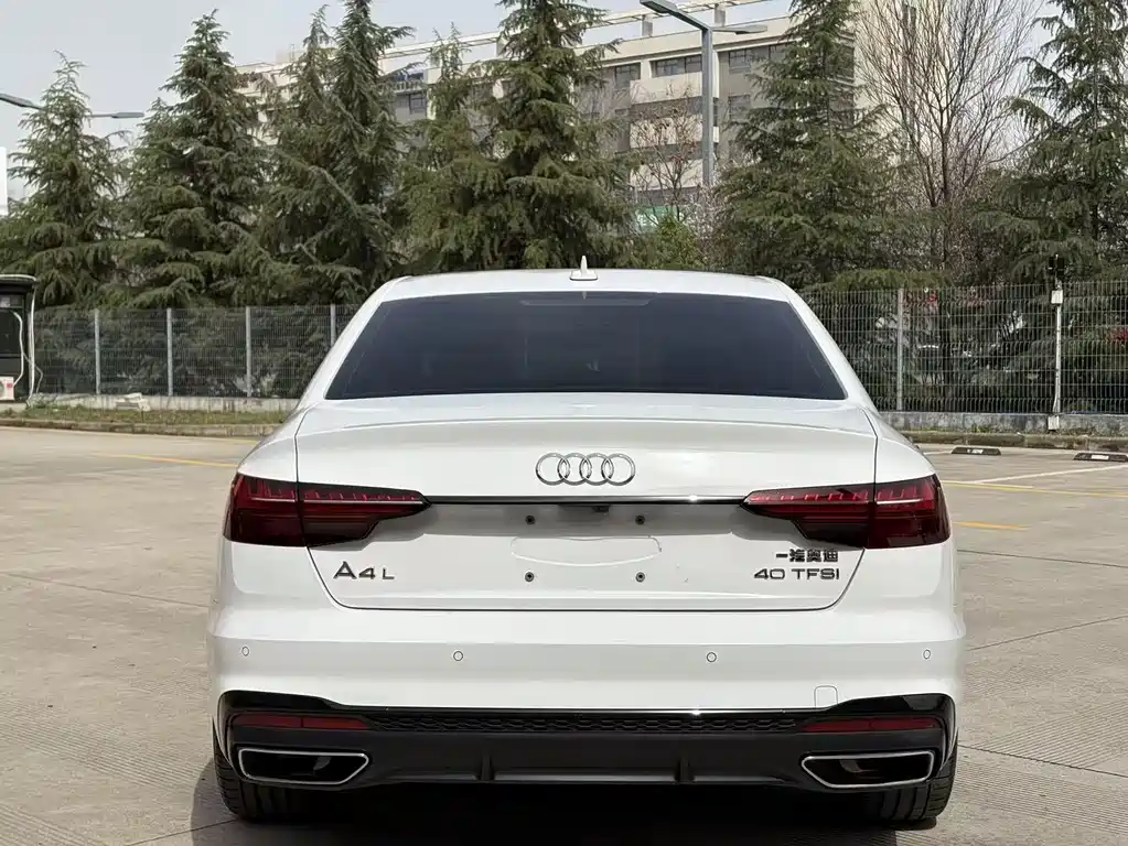 Audi A4L 2024 — фото 12