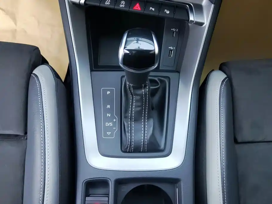 Audi Q3 2021 — фото 16