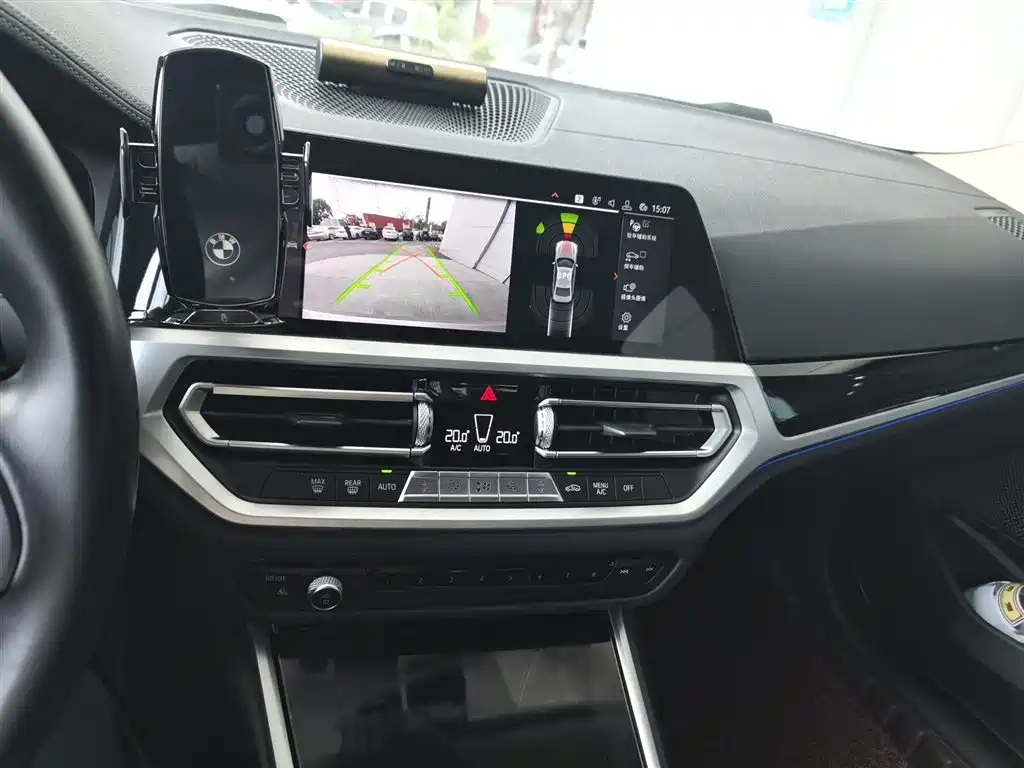 BMW 3 Series 2019 — фото 13