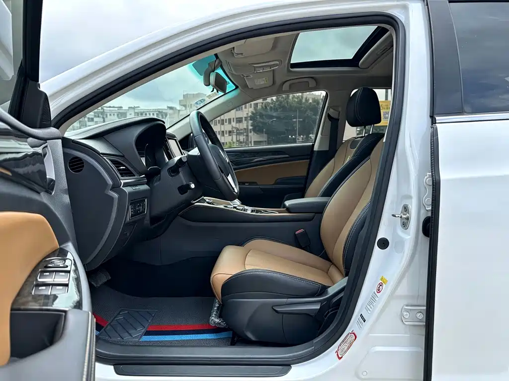 BYD Qin NEV 2018 — фото 10