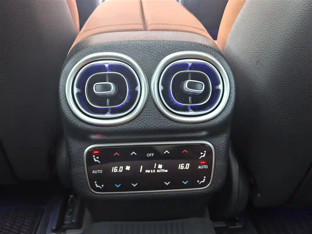 Mercedes-Benz GLC 2025 — фото 16
