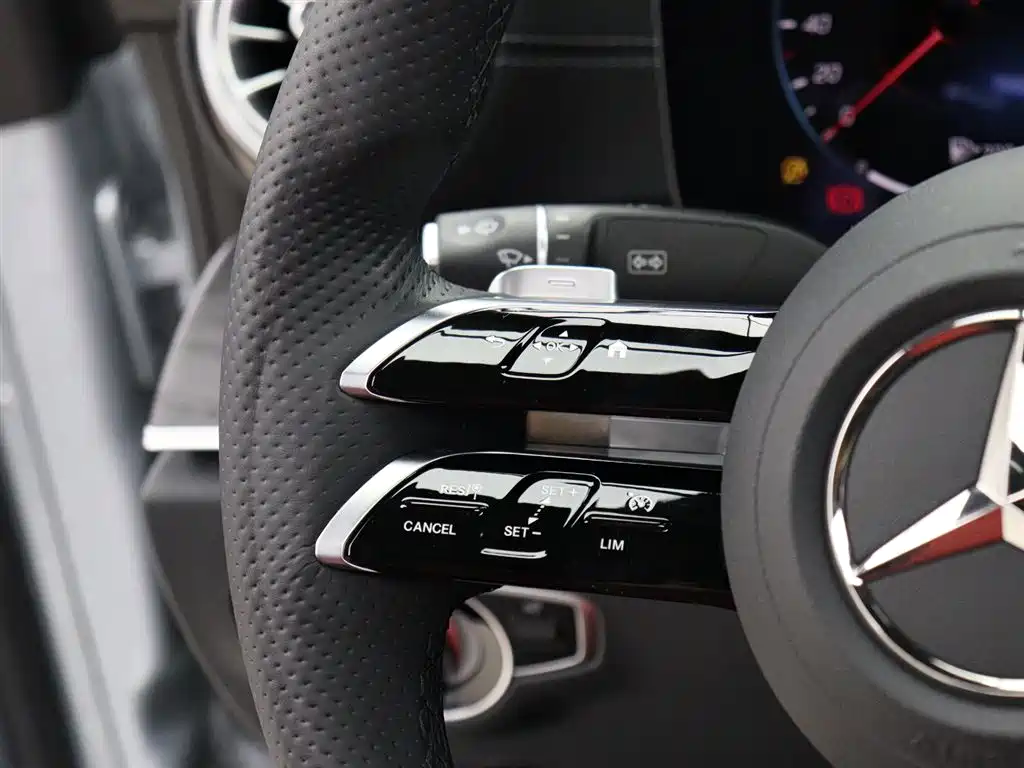 Mercedes-Benz E-Class 2021 — фото 14