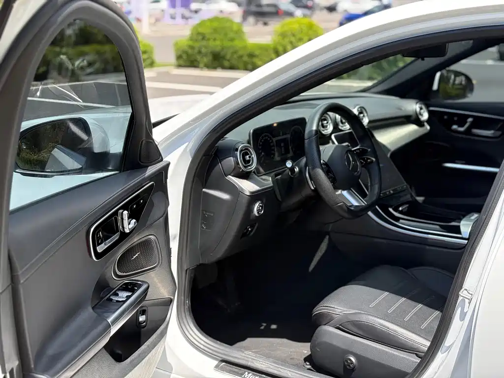 Mercedes-Benz C-Class 2022