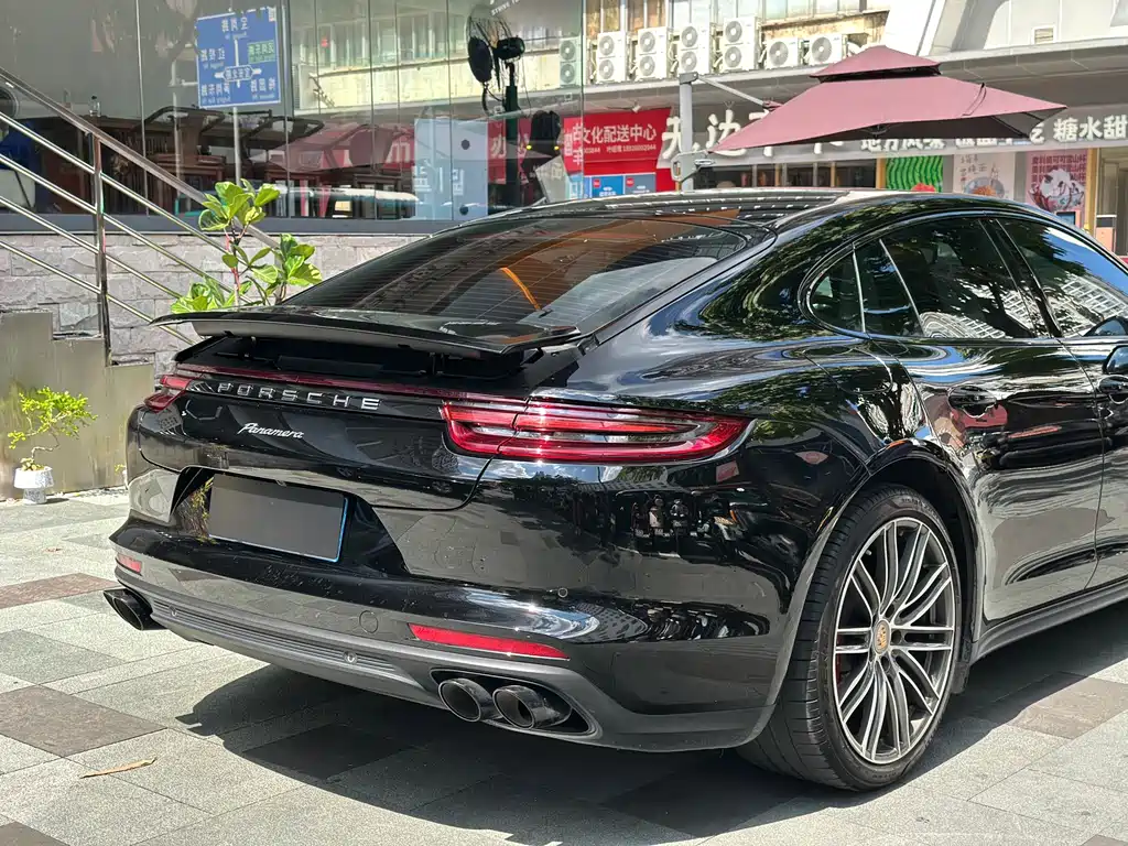 Porsche Panamera 2019 — фото 21